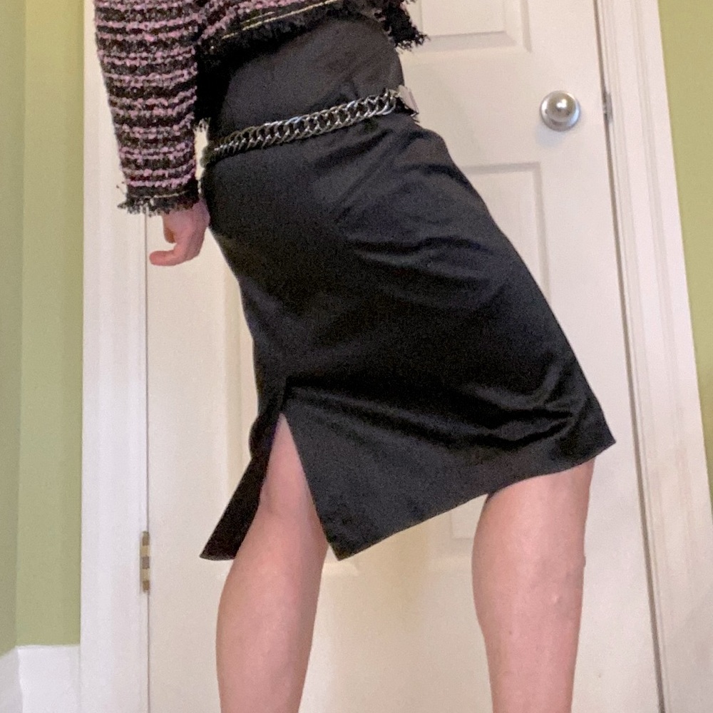 🎉HP🎉 EUC Marciano skirt